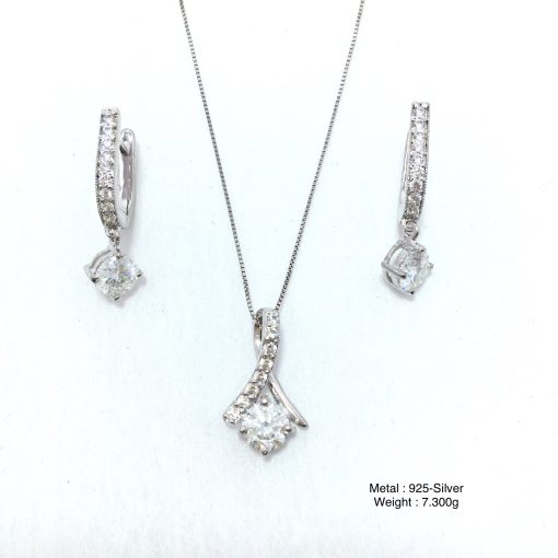 Moissanite Pendant Set