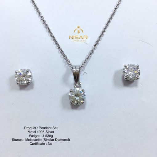 4 Claws Moissanite Pendant Set