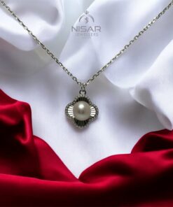 Natural Freshwater Pearl Pendant & Chain