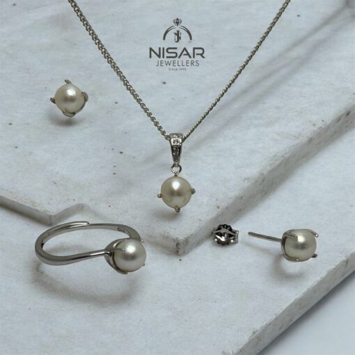 Natural Freshwater Pearls Pendant Set